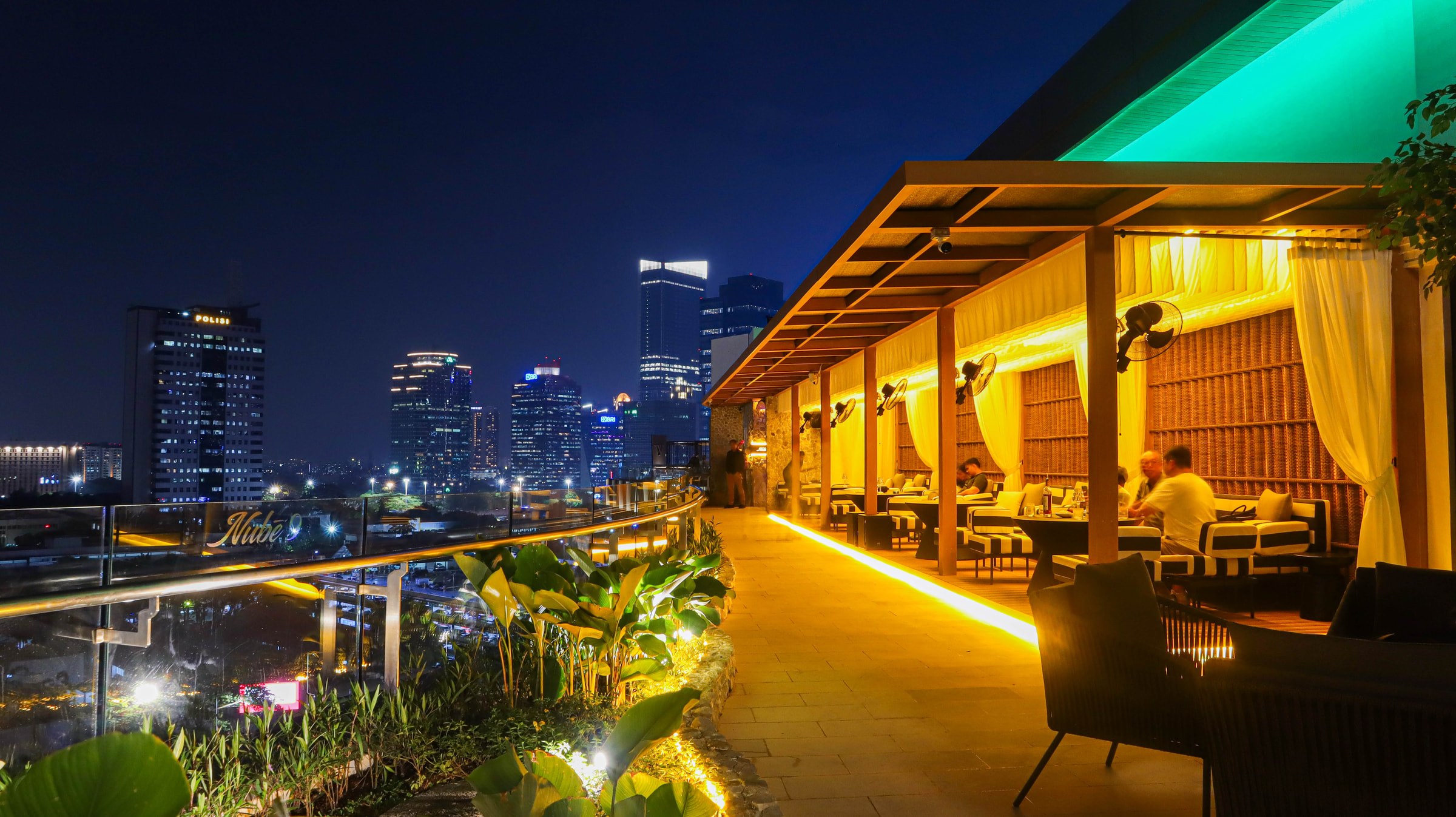 NUBE 9 Skylounge & GOLF Jakarta, Indonesia — by HDG